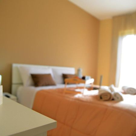 B&B La Casa Di Betty Albanella Exteriör bild